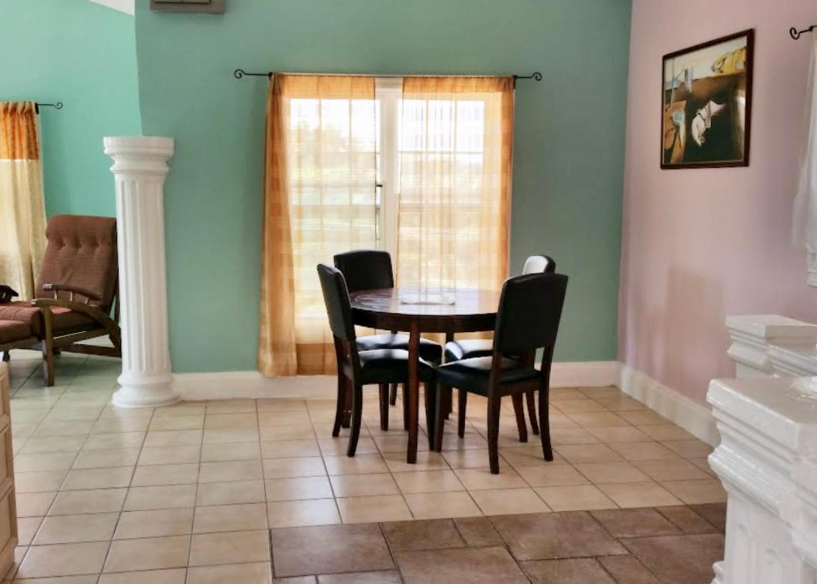 קולולי Summer Grove Villa מראה חיצוני תמונה