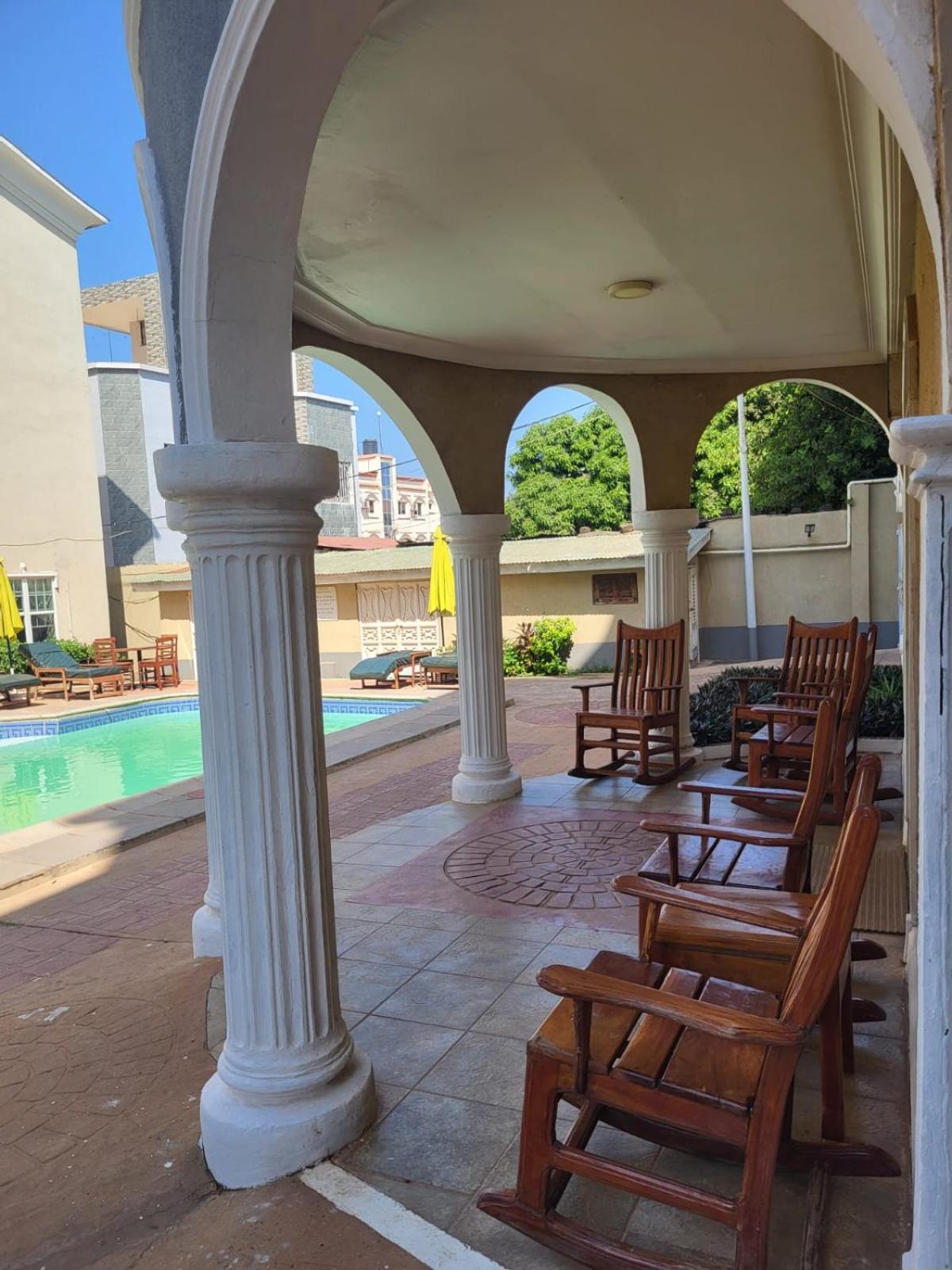 קולולי Summer Grove Villa מראה חיצוני תמונה